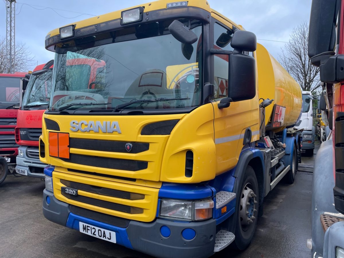 2012 SCANIA P320 6X2 FUEL TANKER