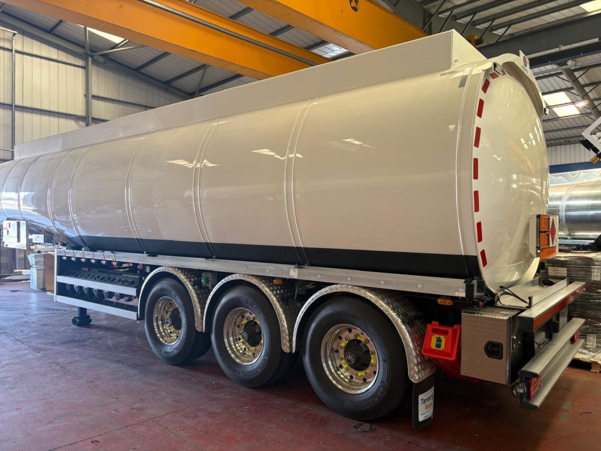 New 42200 ltr capacity 6 Compartment Aluminium Maxivator Semi Trailer